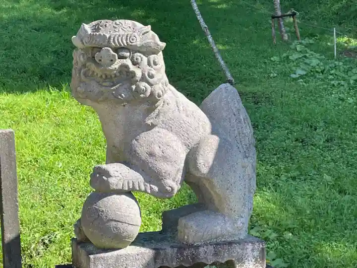 三石神社の狛犬