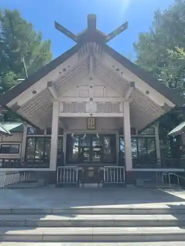 白石神社の{uncategorized: "未分類", other: "その他", undefined: "問題あり", building: "その他建物", grave: "お墓", sacred_gate: "鳥居", guardian: "狛犬", statue: "像", buddha: "仏像", history: "歴史", nature: "自然", garden: "庭園", animal: "動物", pagoda: "塔", temizu: "手水舎", mountain_gate: "山門・神門", sanctuary: "本殿・本堂", subordinate: "末社・摂社", art: "芸術", scenery: "景色", jizo: "地蔵", ema: "絵馬", goshuin: "御朱印", omikuji: "おみくじ", items: "授与品その他", amulet: "お守り", goshuincho: "御朱印帳", eats: "食事", festival: "お祭り", votive_dance: "神楽", shichigosan: "七五三参", wedding: "結婚式", experience: "体験その他", initially: "初詣", around: "周辺", anti_infection: "感染症対策"}