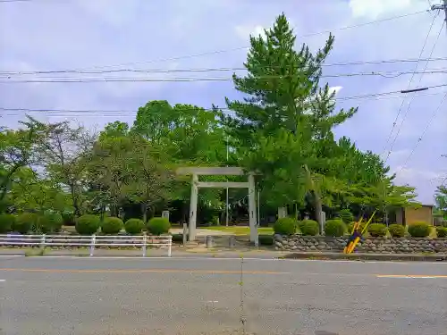 賣夫神社（嫁振）の建物その他