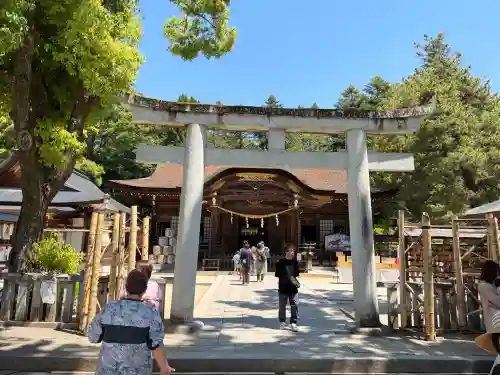武田神社の{uncategorized: "未分類", other: "その他", undefined: "問題あり", building: "その他建物", grave: "お墓", sacred_gate: "鳥居", guardian: "狛犬", statue: "像", buddha: "仏像", history: "歴史", nature: "自然", garden: "庭園", animal: "動物", pagoda: "塔", temizu: "手水舎", mountain_gate: "山門・神門", sanctuary: "本殿・本堂", subordinate: "末社・摂社", art: "芸術", scenery: "景色", jizo: "地蔵", ema: "絵馬", goshuin: "御朱印", omikuji: "おみくじ", items: "授与品その他", amulet: "お守り", goshuincho: "御朱印帳", eats: "食事", festival: "お祭り", votive_dance: "神楽", shichigosan: "七五三参", wedding: "結婚式", experience: "体験その他", initially: "初詣", around: "周辺", anti_infection: "感染症対策"}