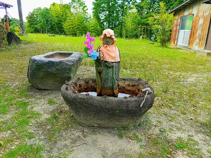 皇勅院の手水舎