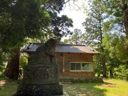 西神社の狛犬