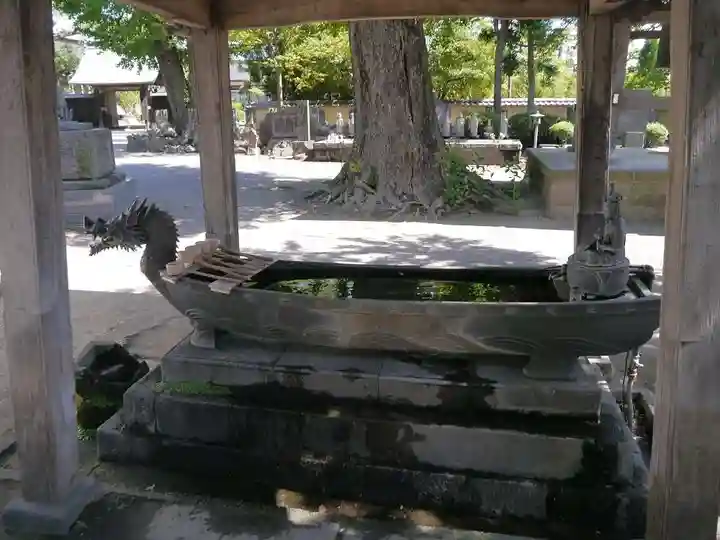 勝福寺の手水舎
