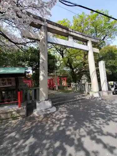 美濃輪稲荷神社の鳥居