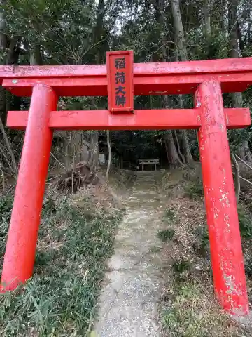 稲荷大神(式葉姫稲荷)の{uncategorized: "未分類", other: "その他", undefined: "問題あり", building: "その他建物", grave: "お墓", sacred_gate: "鳥居", guardian: "狛犬", statue: "像", buddha: "仏像", history: "歴史", nature: "自然", garden: "庭園", animal: "動物", pagoda: "塔", temizu: "手水舎", mountain_gate: "山門・神門", sanctuary: "本殿・本堂", subordinate: "末社・摂社", art: "芸術", scenery: "景色", jizo: "地蔵", ema: "絵馬", goshuin: "御朱印", omikuji: "おみくじ", items: "授与品その他", amulet: "お守り", goshuincho: "御朱印帳", eats: "食事", festival: "お祭り", votive_dance: "神楽", shichigosan: "七五三参", wedding: "結婚式", experience: "体験その他", initially: "初詣", around: "周辺", anti_infection: "感染症対策"}
