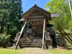 白山神社の本殿