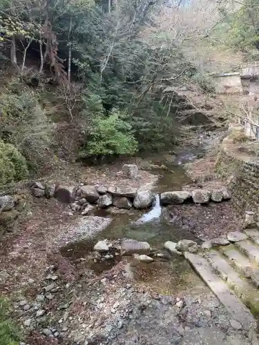  川上山若宮八幡宮の{uncategorized: "未分類", other: "その他", undefined: "問題あり", building: "その他建物", grave: "お墓", sacred_gate: "鳥居", guardian: "狛犬", statue: "像", buddha: "仏像", history: "歴史", nature: "自然", garden: "庭園", animal: "動物", pagoda: "塔", temizu: "手水舎", mountain_gate: "山門・神門", sanctuary: "本殿・本堂", subordinate: "末社・摂社", art: "芸術", scenery: "景色", jizo: "地蔵", ema: "絵馬", goshuin: "御朱印", omikuji: "おみくじ", items: "授与品その他", amulet: "お守り", goshuincho: "御朱印帳", eats: "食事", festival: "お祭り", votive_dance: "神楽", shichigosan: "七五三参", wedding: "結婚式", experience: "体験その他", initially: "初詣", around: "周辺", anti_infection: "感染症対策"}