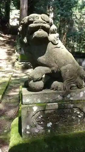 諏訪神社の狛犬