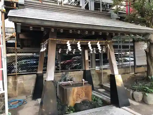 千住本氷川神社の手水舎