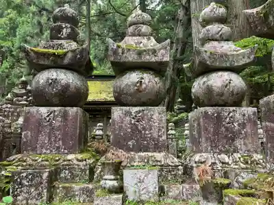 高野山金剛峯寺奥の院(和歌山県)