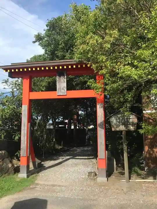 霊山寺の山門・神門