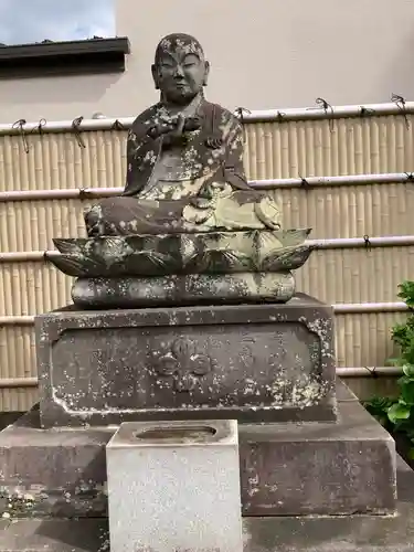 荘厳寺の像