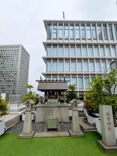 航空神社の{uncategorized: "未分類", other: "その他", undefined: "問題あり", building: "その他建物", grave: "お墓", sacred_gate: "鳥居", guardian: "狛犬", statue: "像", buddha: "仏像", history: "歴史", nature: "自然", garden: "庭園", animal: "動物", pagoda: "塔", temizu: "手水舎", mountain_gate: "山門・神門", sanctuary: "本殿・本堂", subordinate: "末社・摂社", art: "芸術", scenery: "景色", jizo: "地蔵", ema: "絵馬", goshuin: "御朱印", omikuji: "おみくじ", items: "授与品その他", amulet: "お守り", goshuincho: "御朱印帳", eats: "食事", festival: "お祭り", votive_dance: "神楽", shichigosan: "七五三参", wedding: "結婚式", experience: "体験その他", initially: "初詣", around: "周辺", anti_infection: "感染症対策"}