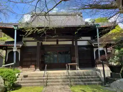 薬王寺の{uncategorized: "未分類", other: "その他", undefined: "問題あり", building: "その他建物", grave: "お墓", sacred_gate: "鳥居", guardian: "狛犬", statue: "像", buddha: "仏像", history: "歴史", nature: "自然", garden: "庭園", animal: "動物", pagoda: "塔", temizu: "手水舎", mountain_gate: "山門・神門", sanctuary: "本殿・本堂", subordinate: "末社・摂社", art: "芸術", scenery: "景色", jizo: "地蔵", ema: "絵馬", goshuin: "御朱印", omikuji: "おみくじ", items: "授与品その他", amulet: "お守り", goshuincho: "御朱印帳", eats: "食事", festival: "お祭り", votive_dance: "神楽", shichigosan: "七五三参", wedding: "結婚式", experience: "体験その他", initially: "初詣", around: "周辺", anti_infection: "感染症対策"}