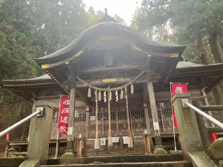 夏井諏訪神社の{uncategorized: "未分類", other: "その他", undefined: "問題あり", building: "その他建物", grave: "お墓", sacred_gate: "鳥居", guardian: "狛犬", statue: "像", buddha: "仏像", history: "歴史", nature: "自然", garden: "庭園", animal: "動物", pagoda: "塔", temizu: "手水舎", mountain_gate: "山門・神門", sanctuary: "本殿・本堂", subordinate: "末社・摂社", art: "芸術", scenery: "景色", jizo: "地蔵", ema: "絵馬", goshuin: "御朱印", omikuji: "おみくじ", items: "授与品その他", amulet: "お守り", goshuincho: "御朱印帳", eats: "食事", festival: "お祭り", votive_dance: "神楽", shichigosan: "七五三参", wedding: "結婚式", experience: "体験その他", initially: "初詣", around: "周辺", anti_infection: "感染症対策"}