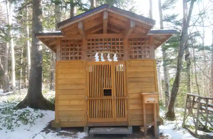 阿寒岳神社奥之院の本殿