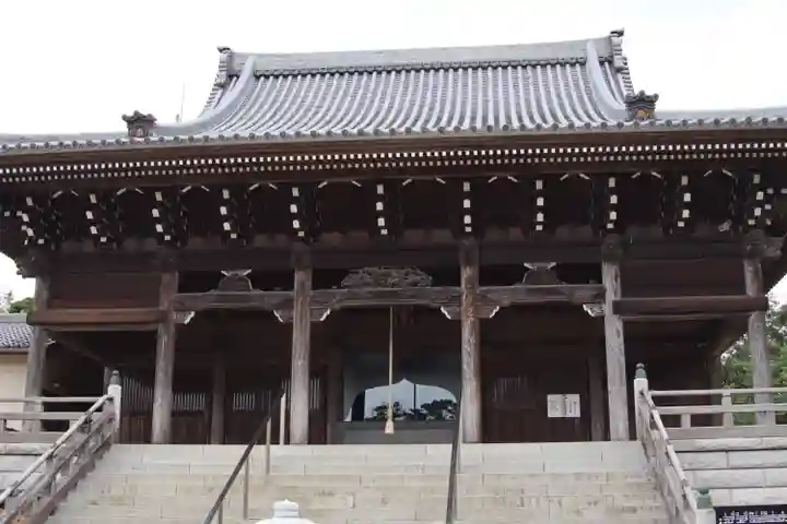 金蔵寺の本殿・本堂