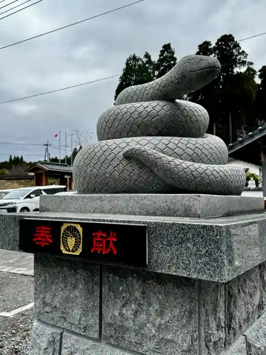 阿蘇白水龍神權現~白蛇神社~(熊本県)