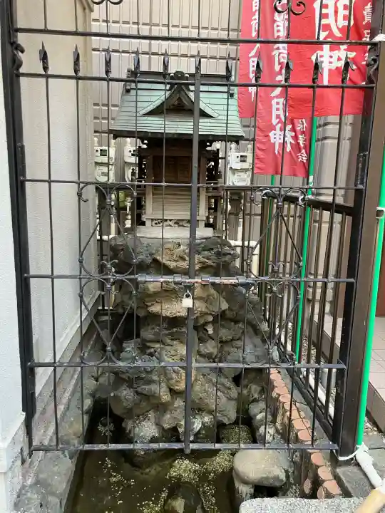 繁栄お玉稲荷大明神の{uncategorized: "未分類", other: "その他", undefined: "問題あり", building: "その他建物", grave: "お墓", sacred_gate: "鳥居", guardian: "狛犬", statue: "像", buddha: "仏像", history: "歴史", nature: "自然", garden: "庭園", animal: "動物", pagoda: "塔", temizu: "手水舎", mountain_gate: "山門・神門", sanctuary: "本殿・本堂", subordinate: "末社・摂社", art: "芸術", scenery: "景色", jizo: "地蔵", ema: "絵馬", goshuin: "御朱印", omikuji: "おみくじ", items: "授与品その他", amulet: "お守り", goshuincho: "御朱印帳", eats: "食事", festival: "お祭り", votive_dance: "神楽", shichigosan: "七五三参", wedding: "結婚式", experience: "体験その他", initially: "初詣", around: "周辺", anti_infection: "感染症対策"}