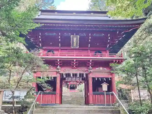 花園神社の山門