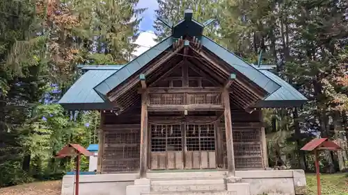 占冠神社の本殿