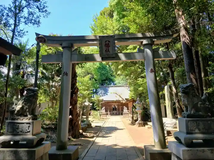 八幡社の{uncategorized: "未分類", other: "その他", undefined: "問題あり", building: "その他建物", grave: "お墓", sacred_gate: "鳥居", guardian: "狛犬", statue: "像", buddha: "仏像", history: "歴史", nature: "自然", garden: "庭園", animal: "動物", pagoda: "塔", temizu: "手水舎", mountain_gate: "山門・神門", sanctuary: "本殿・本堂", subordinate: "末社・摂社", art: "芸術", scenery: "景色", jizo: "地蔵", ema: "絵馬", goshuin: "御朱印", omikuji: "おみくじ", items: "授与品その他", amulet: "お守り", goshuincho: "御朱印帳", eats: "食事", festival: "お祭り", votive_dance: "神楽", shichigosan: "七五三参", wedding: "結婚式", experience: "体験その他", initially: "初詣", around: "周辺", anti_infection: "感染症対策"}