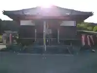 箕輪山満行院霊巖寺の本殿・本堂