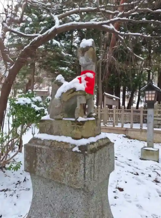花巻温泉稲荷神社の{uncategorized: "未分類", other: "その他", undefined: "問題あり", building: "その他建物", grave: "お墓", sacred_gate: "鳥居", guardian: "狛犬", statue: "像", buddha: "仏像", history: "歴史", nature: "自然", garden: "庭園", animal: "動物", pagoda: "塔", temizu: "手水舎", mountain_gate: "山門・神門", sanctuary: "本殿・本堂", subordinate: "末社・摂社", art: "芸術", scenery: "景色", jizo: "地蔵", ema: "絵馬", goshuin: "御朱印", omikuji: "おみくじ", items: "授与品その他", amulet: "お守り", goshuincho: "御朱印帳", eats: "食事", festival: "お祭り", votive_dance: "神楽", shichigosan: "七五三参", wedding: "結婚式", experience: "体験その他", initially: "初詣", around: "周辺", anti_infection: "感染症対策"}