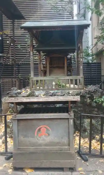 稲荷鬼王神社の末社・摂社