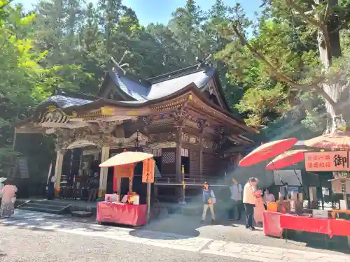 宝登山神社の{uncategorized: "未分類", other: "その他", undefined: "問題あり", building: "その他建物", grave: "お墓", sacred_gate: "鳥居", guardian: "狛犬", statue: "像", buddha: "仏像", history: "歴史", nature: "自然", garden: "庭園", animal: "動物", pagoda: "塔", temizu: "手水舎", mountain_gate: "山門・神門", sanctuary: "本殿・本堂", subordinate: "末社・摂社", art: "芸術", scenery: "景色", jizo: "地蔵", ema: "絵馬", goshuin: "御朱印", omikuji: "おみくじ", items: "授与品その他", amulet: "お守り", goshuincho: "御朱印帳", eats: "食事", festival: "お祭り", votive_dance: "神楽", shichigosan: "七五三参", wedding: "結婚式", experience: "体験その他", initially: "初詣", around: "周辺", anti_infection: "感染症対策"}