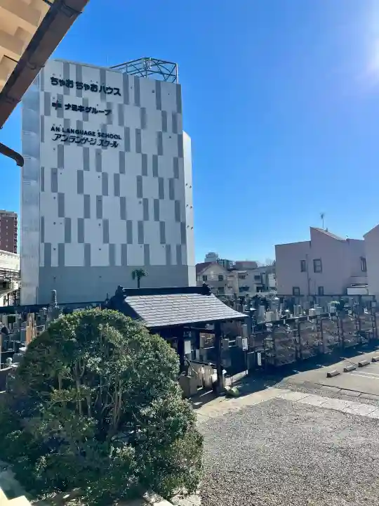 本教寺の{uncategorized: "未分類", other: "その他", undefined: "問題あり", building: "その他建物", grave: "お墓", sacred_gate: "鳥居", guardian: "狛犬", statue: "像", buddha: "仏像", history: "歴史", nature: "自然", garden: "庭園", animal: "動物", pagoda: "塔", temizu: "手水舎", mountain_gate: "山門・神門", sanctuary: "本殿・本堂", subordinate: "末社・摂社", art: "芸術", scenery: "景色", jizo: "地蔵", ema: "絵馬", goshuin: "御朱印", omikuji: "おみくじ", items: "授与品その他", amulet: "お守り", goshuincho: "御朱印帳", eats: "食事", festival: "お祭り", votive_dance: "神楽", shichigosan: "七五三参", wedding: "結婚式", experience: "体験その他", initially: "初詣", around: "周辺", anti_infection: "感染症対策"}