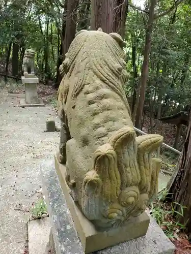 堅田神社の狛犬