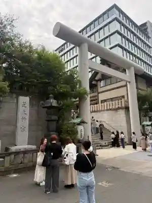 芝大神宮の{uncategorized: "未分類", other: "その他", undefined: "問題あり", building: "その他建物", grave: "お墓", sacred_gate: "鳥居", guardian: "狛犬", statue: "像", buddha: "仏像", history: "歴史", nature: "自然", garden: "庭園", animal: "動物", pagoda: "塔", temizu: "手水舎", mountain_gate: "山門・神門", sanctuary: "本殿・本堂", subordinate: "末社・摂社", art: "芸術", scenery: "景色", jizo: "地蔵", ema: "絵馬", goshuin: "御朱印", omikuji: "おみくじ", items: "授与品その他", amulet: "お守り", goshuincho: "御朱印帳", eats: "食事", festival: "お祭り", votive_dance: "神楽", shichigosan: "七五三参", wedding: "結婚式", experience: "体験その他", initially: "初詣", around: "周辺", anti_infection: "感染症対策"}