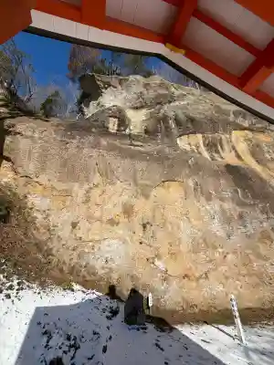 達谷窟毘沙門堂の{uncategorized: "未分類", other: "その他", undefined: "問題あり", building: "その他建物", grave: "お墓", sacred_gate: "鳥居", guardian: "狛犬", statue: "像", buddha: "仏像", history: "歴史", nature: "自然", garden: "庭園", animal: "動物", pagoda: "塔", temizu: "手水舎", mountain_gate: "山門・神門", sanctuary: "本殿・本堂", subordinate: "末社・摂社", art: "芸術", scenery: "景色", jizo: "地蔵", ema: "絵馬", goshuin: "御朱印", omikuji: "おみくじ", items: "授与品その他", amulet: "お守り", goshuincho: "御朱印帳", eats: "食事", festival: "お祭り", votive_dance: "神楽", shichigosan: "七五三参", wedding: "結婚式", experience: "体験その他", initially: "初詣", around: "周辺", anti_infection: "感染症対策"}