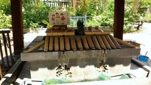 難波神社の手水舎
