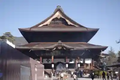 善光寺の{uncategorized: "未分類", other: "その他", undefined: "問題あり", building: "その他建物", grave: "お墓", sacred_gate: "鳥居", guardian: "狛犬", statue: "像", buddha: "仏像", history: "歴史", nature: "自然", garden: "庭園", animal: "動物", pagoda: "塔", temizu: "手水舎", mountain_gate: "山門・神門", sanctuary: "本殿・本堂", subordinate: "末社・摂社", art: "芸術", scenery: "景色", jizo: "地蔵", ema: "絵馬", goshuin: "御朱印", omikuji: "おみくじ", items: "授与品その他", amulet: "お守り", goshuincho: "御朱印帳", eats: "食事", festival: "お祭り", votive_dance: "神楽", shichigosan: "七五三参", wedding: "結婚式", experience: "体験その他", initially: "初詣", around: "周辺", anti_infection: "感染症対策"}