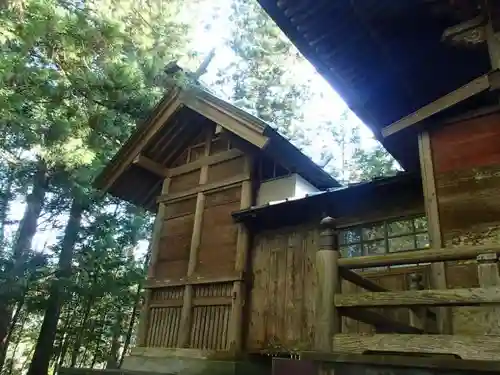 龜山神社の本殿