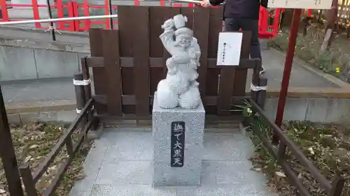 朝日氷川神社の像