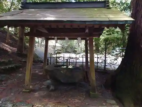 萩日吉神社の手水