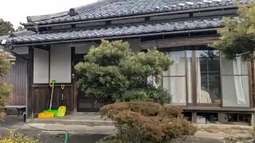 花養寺の{uncategorized: "未分類", other: "その他", undefined: "問題あり", building: "その他建物", grave: "お墓", sacred_gate: "鳥居", guardian: "狛犬", statue: "像", buddha: "仏像", history: "歴史", nature: "自然", garden: "庭園", animal: "動物", pagoda: "塔", temizu: "手水舎", mountain_gate: "山門・神門", sanctuary: "本殿・本堂", subordinate: "末社・摂社", art: "芸術", scenery: "景色", jizo: "地蔵", ema: "絵馬", goshuin: "御朱印", omikuji: "おみくじ", items: "授与品その他", amulet: "お守り", goshuincho: "御朱印帳", eats: "食事", festival: "お祭り", votive_dance: "神楽", shichigosan: "七五三参", wedding: "結婚式", experience: "体験その他", initially: "初詣", around: "周辺", anti_infection: "感染症対策"}