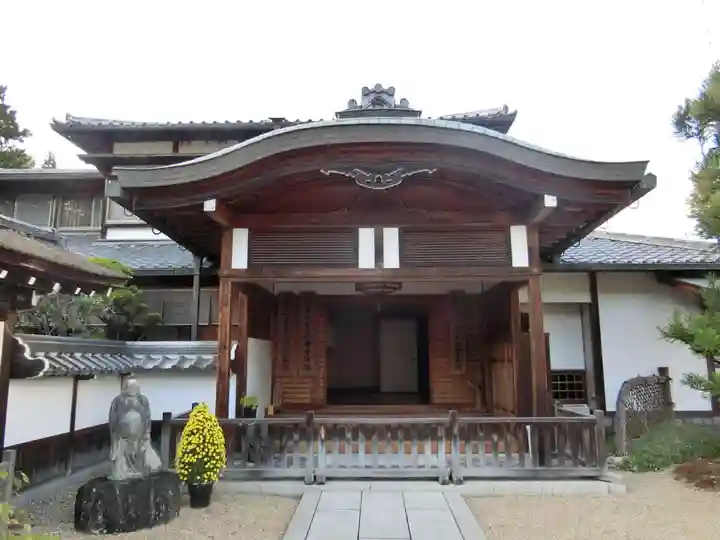 霊山寺の本殿・本堂
