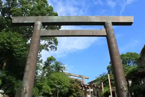 伊勢山皇大神宮の鳥居