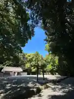 神服織機殿神社(皇大神宮所管社)の{uncategorized: "未分類", other: "その他", undefined: "問題あり", building: "その他建物", grave: "お墓", sacred_gate: "鳥居", guardian: "狛犬", statue: "像", buddha: "仏像", history: "歴史", nature: "自然", garden: "庭園", animal: "動物", pagoda: "塔", temizu: "手水舎", mountain_gate: "山門・神門", sanctuary: "本殿・本堂", subordinate: "末社・摂社", art: "芸術", scenery: "景色", jizo: "地蔵", ema: "絵馬", goshuin: "御朱印", omikuji: "おみくじ", items: "授与品その他", amulet: "お守り", goshuincho: "御朱印帳", eats: "食事", festival: "お祭り", votive_dance: "神楽", shichigosan: "七五三参", wedding: "結婚式", experience: "体験その他", initially: "初詣", around: "周辺", anti_infection: "感染症対策"}