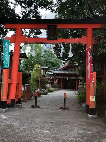 源九郎稲荷神社の鳥居