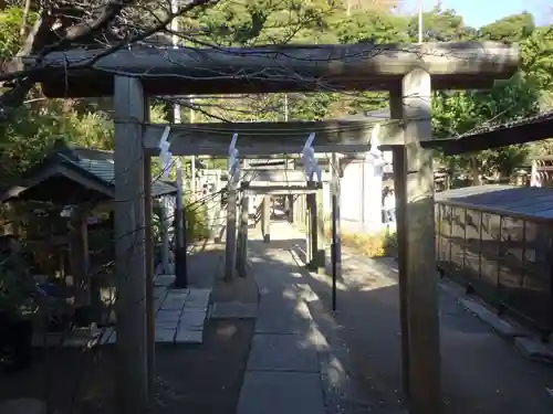 銭洗弁財天宇賀福神社の鳥居