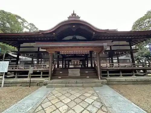 往馬坐伊古麻都比古神社の本殿