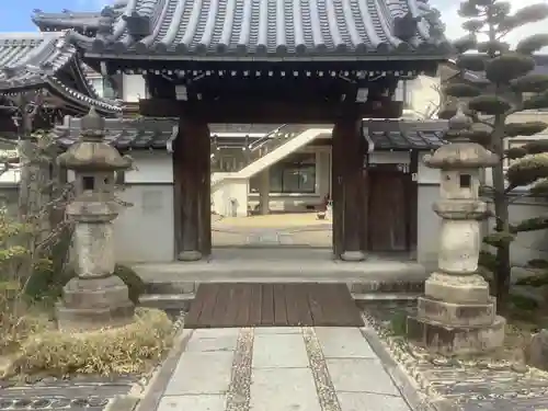 円明寺の山門