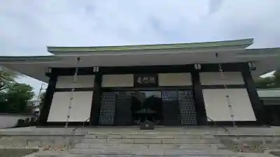 満願寺の{uncategorized: "未分類", other: "その他", undefined: "問題あり", building: "その他建物", grave: "お墓", sacred_gate: "鳥居", guardian: "狛犬", statue: "像", buddha: "仏像", history: "歴史", nature: "自然", garden: "庭園", animal: "動物", pagoda: "塔", temizu: "手水舎", mountain_gate: "山門・神門", sanctuary: "本殿・本堂", subordinate: "末社・摂社", art: "芸術", scenery: "景色", jizo: "地蔵", ema: "絵馬", goshuin: "御朱印", omikuji: "おみくじ", items: "授与品その他", amulet: "お守り", goshuincho: "御朱印帳", eats: "食事", festival: "お祭り", votive_dance: "神楽", shichigosan: "七五三参", wedding: "結婚式", experience: "体験その他", initially: "初詣", around: "周辺", anti_infection: "感染症対策"}