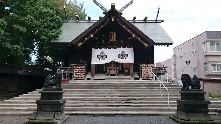 札幌諏訪神社の本殿・本堂