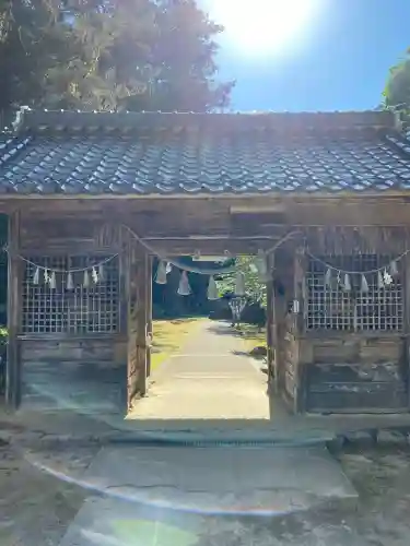 粟鹿神社の{uncategorized: "未分類", other: "その他", undefined: "問題あり", building: "その他建物", grave: "お墓", sacred_gate: "鳥居", guardian: "狛犬", statue: "像", buddha: "仏像", history: "歴史", nature: "自然", garden: "庭園", animal: "動物", pagoda: "塔", temizu: "手水舎", mountain_gate: "山門・神門", sanctuary: "本殿・本堂", subordinate: "末社・摂社", art: "芸術", scenery: "景色", jizo: "地蔵", ema: "絵馬", goshuin: "御朱印", omikuji: "おみくじ", items: "授与品その他", amulet: "お守り", goshuincho: "御朱印帳", eats: "食事", festival: "お祭り", votive_dance: "神楽", shichigosan: "七五三参", wedding: "結婚式", experience: "体験その他", initially: "初詣", around: "周辺", anti_infection: "感染症対策"}